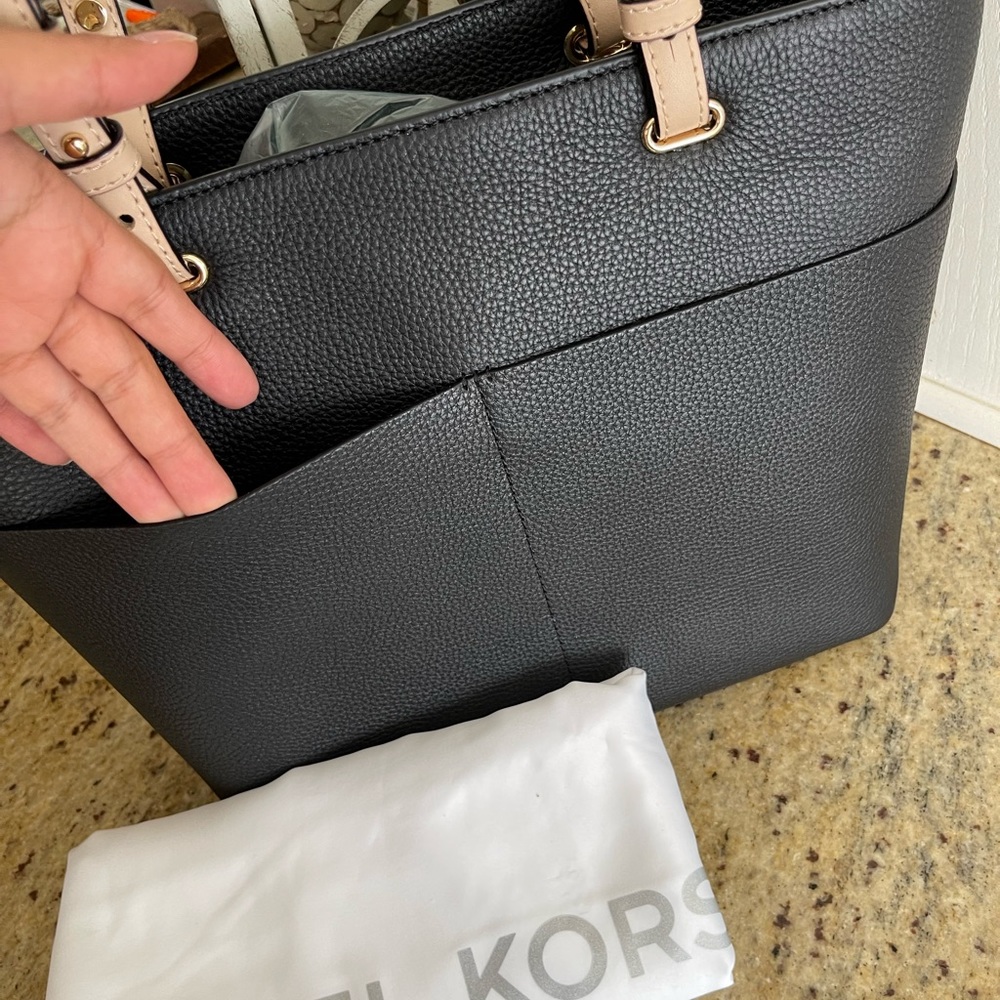 New 🖤 mk  Bedford M top zip pocket pebbled leather tote - Picture 6 of 11